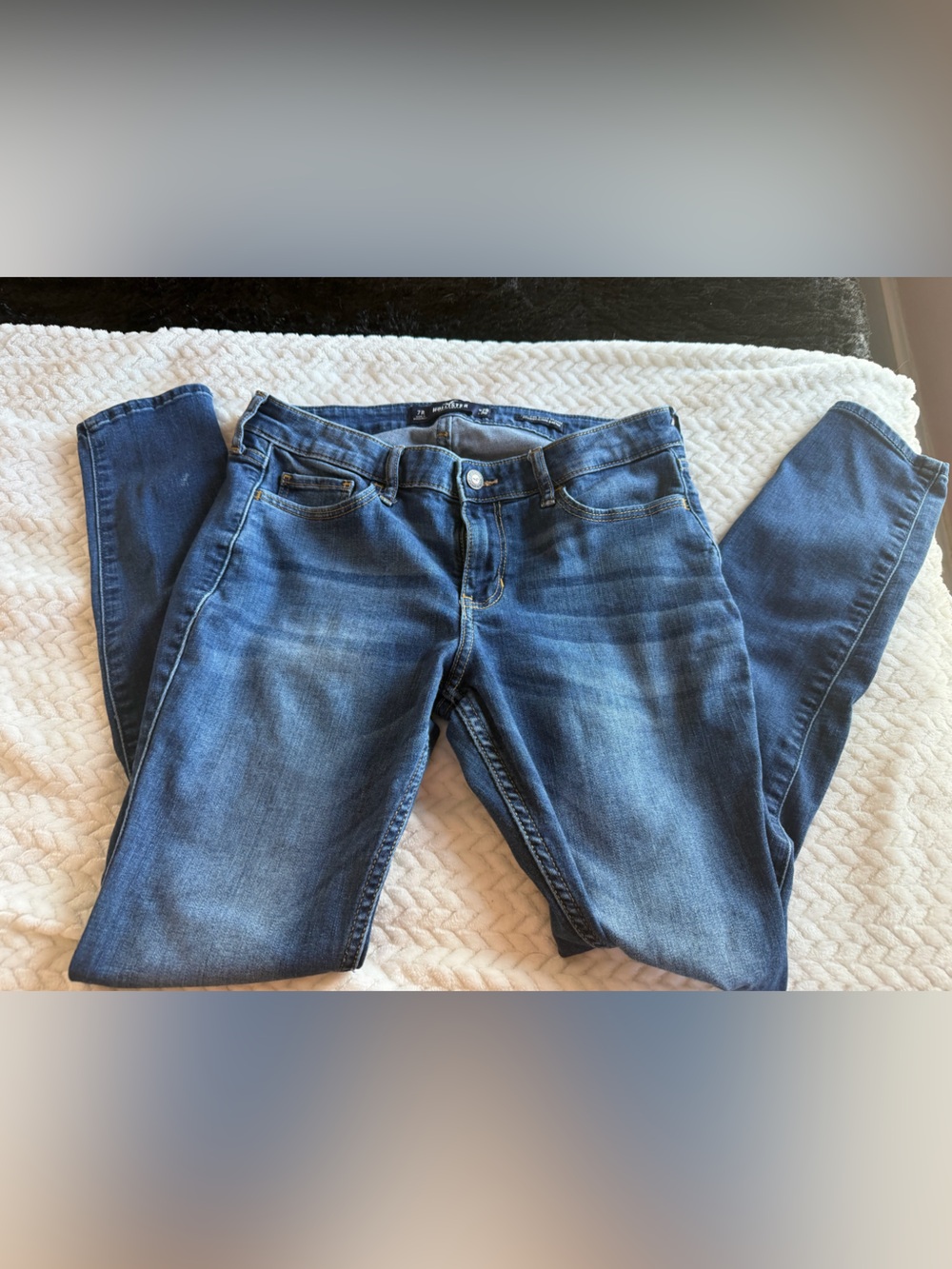 Hollister Women's Skinny Jeans - Medium Blue Wash